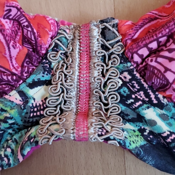 Swimsuit top - Picture 2 of 4